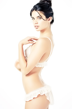 Hot lingerie model Sara Sampaio