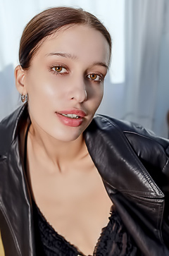 Chiara Willowy Beauty Is Even More Intriguing When She’s Naked On The Rug