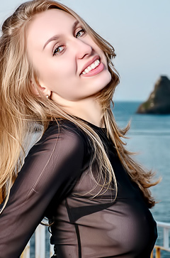 Lia Pink Her Beautiful Green Eyes Bright With Passion