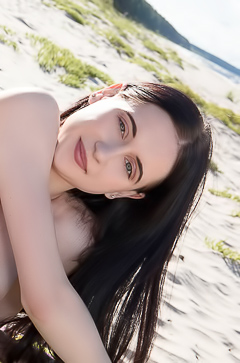 Einijas Playful Smile And Shaved Pubic Hair Flirt Through Blue Eyes